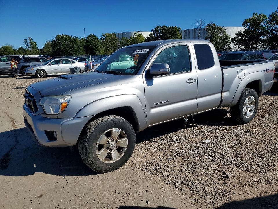 69676176 :رقم المزاد ، 5TFUU4ENXFX123323 vin ، 2015 Toyota Tacoma مزاد بيع