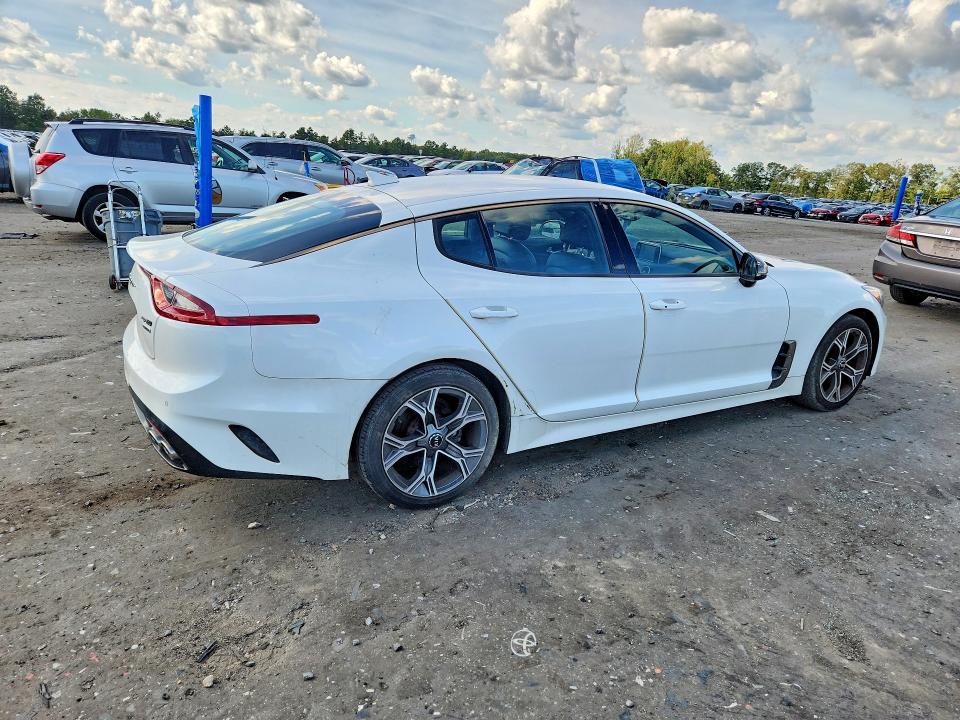 2020 Kia Stinger მანქანა იყიდება აუქციონზე, vin: KNAE15LA1L6075972, აუქციონის ნომერი: 68327896