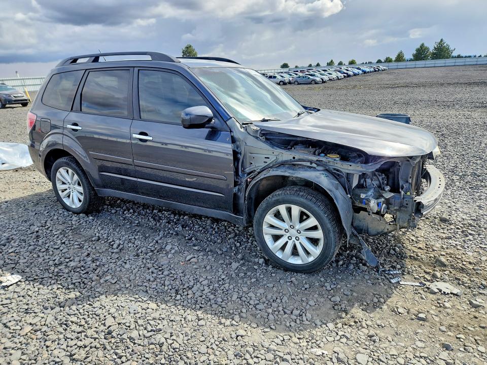 68053476 :رقم المزاد ، JF2SHADC1DH407393 vin ، 2013 Subaru Forester مزاد بيع