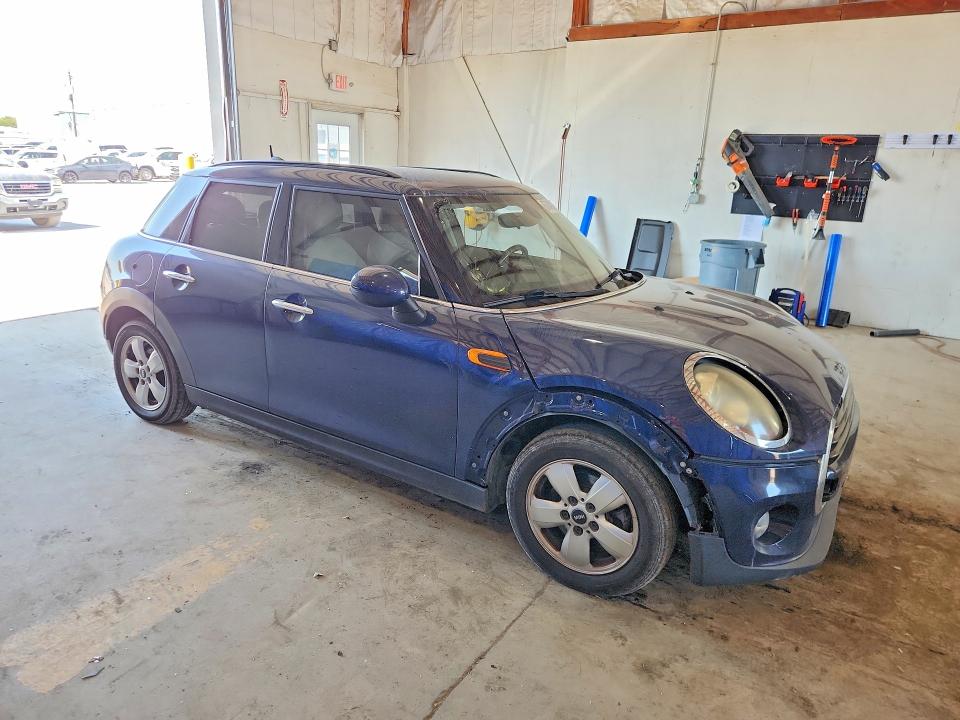 67342386 :رقم المزاد ، WMWXU1C52H2D58040 vin ، 2017 Mini Cooper مزاد بيع