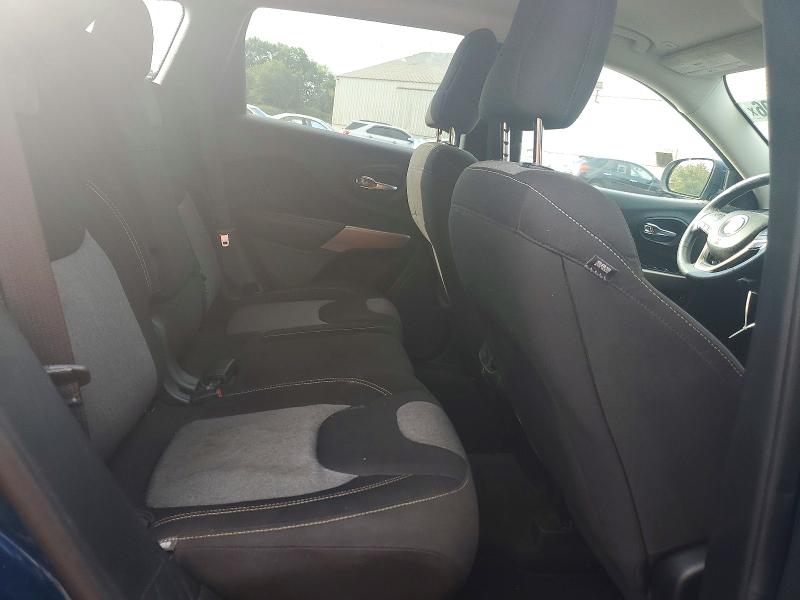 Продаж на аукціоні авто 2018 Jeep Cherokee, vin: 1C4PJMCBXJD570288, номер лоту: 68354806