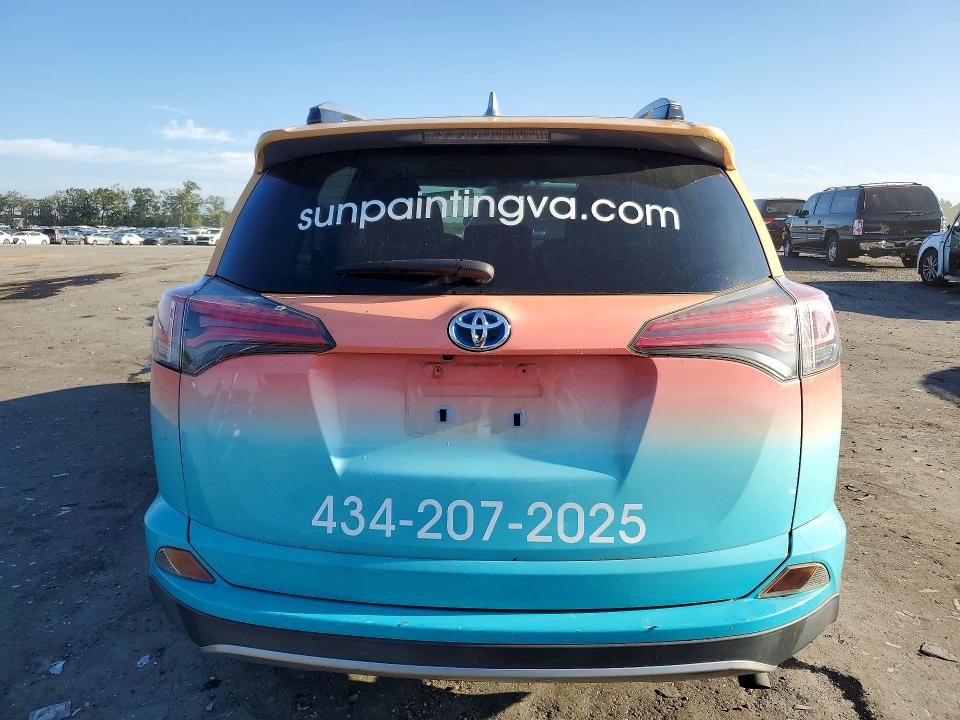 69032276 :رقم المزاد ، JTMRJREV0HD111570 vin ، 2017 Toyota Rav4 Hybrid مزاد بيع