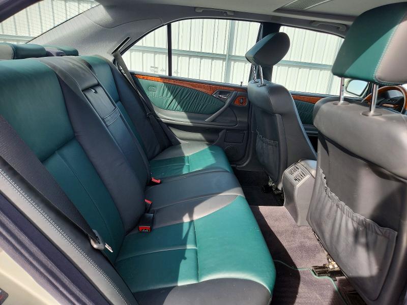 70443366 :رقم المزاد ، WDBJF65J3YB114676 vin ، 2000 Mercedes-benz E مزاد بيع