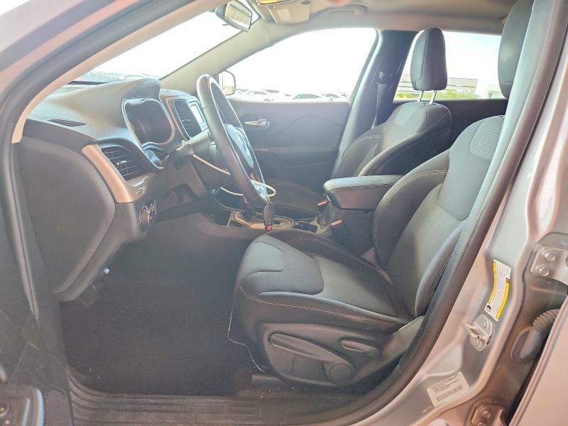 70843466 :رقم المزاد ، 1C4PJLCB2GW216398 vin ، 2016 Jeep Cherokee مزاد بيع