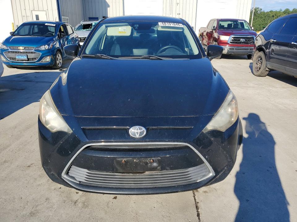 68191846 :رقم المزاد ، 3MYDLBYV8HY173224 vin ، 2017 Toyota Yaris Ia مزاد بيع