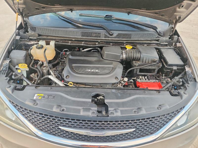 68677976 :رقم المزاد ، 2C4RC1EG9JR116850 vin ، 2018 Chrysler Pacifica مزاد بيع