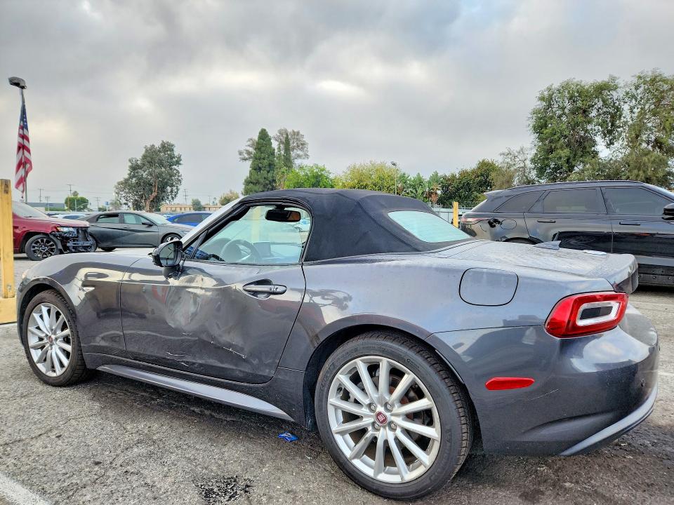 Aukcja sprzedaży 2017 Fiat 124 Spider, vin: JC1NFAEK1H0110861, numer aukcji: 68384076