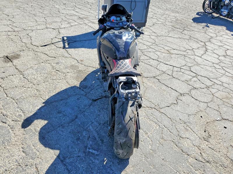 67923076 :رقم المزاد ، JS1GR7KAX62101475 vin ، 2006 Suzuki Gsx-r750 مزاد بيع
