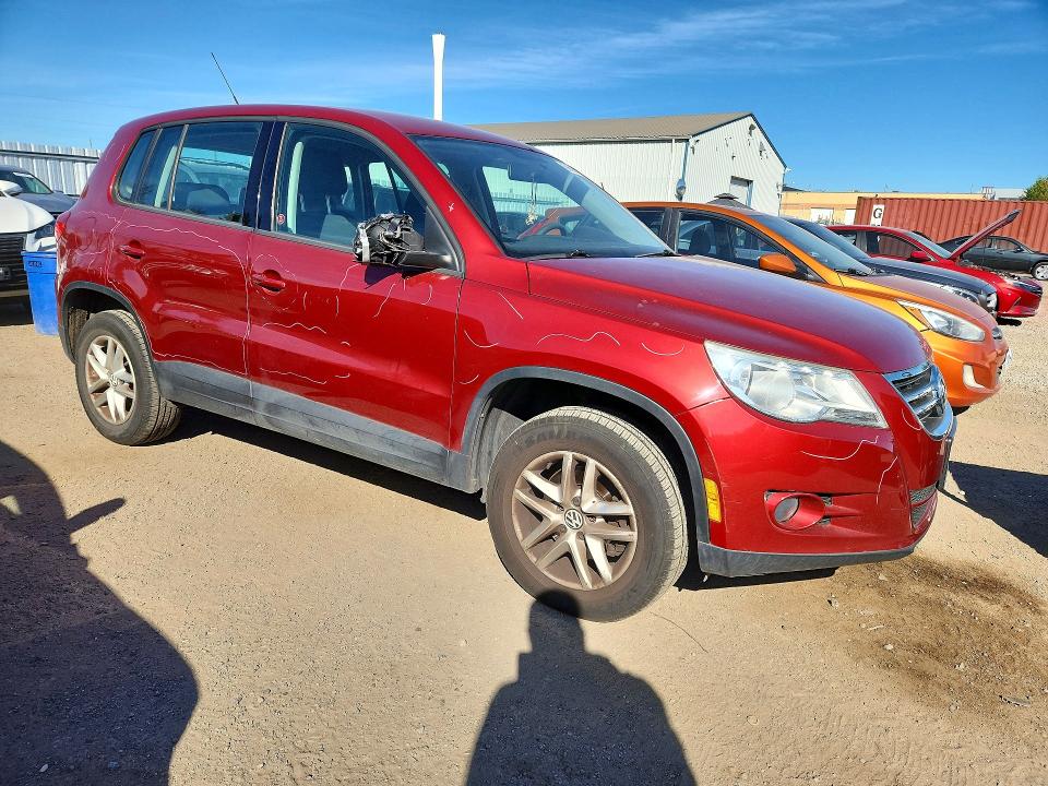 69699166 :رقم المزاد ، WVGAV7AX2AW002482 vin ، 2010 Volkswagen Tiguan مزاد بيع