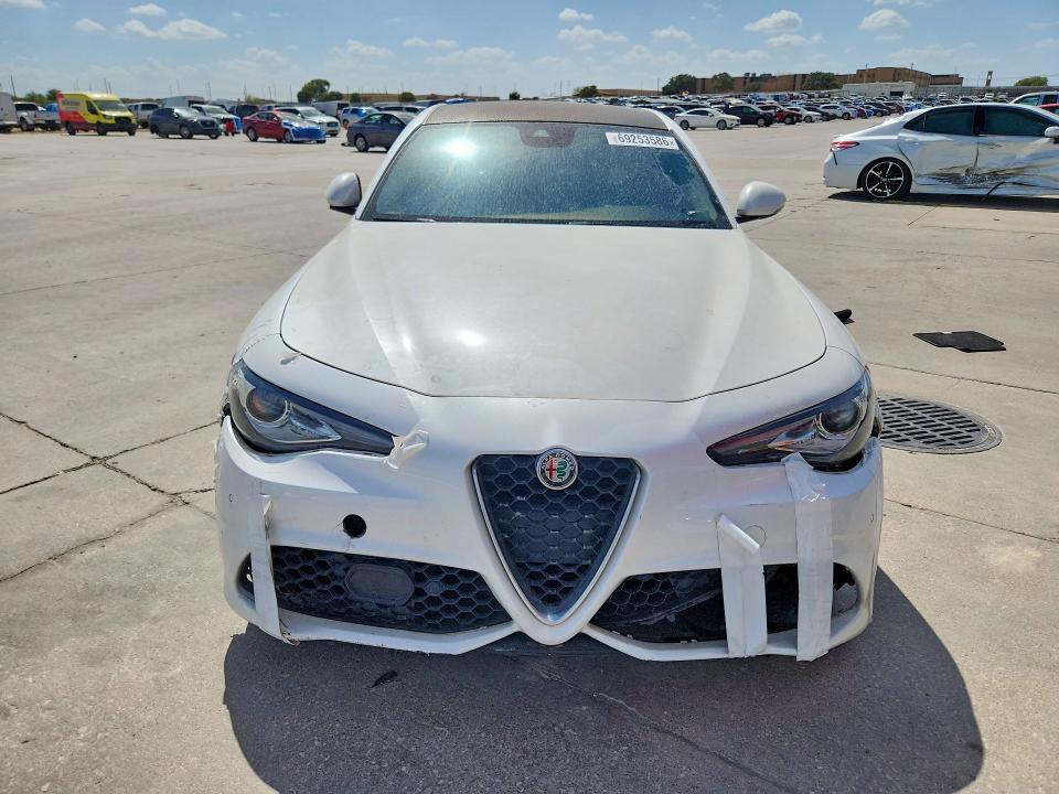 2017 Alfa Romeo Giulia მანქანა იყიდება აუქციონზე, vin: ZARFAECN0H7543661, აუქციონის ნომერი: 69253586
