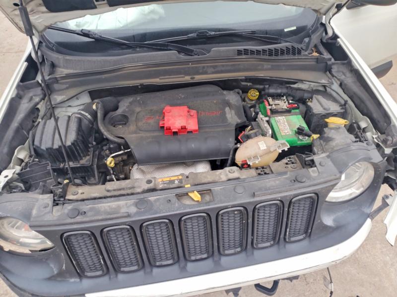 68879626 :رقم المزاد ، ZACCJBAB3JPH35105 vin ، 2018 Jeep Renegade مزاد بيع