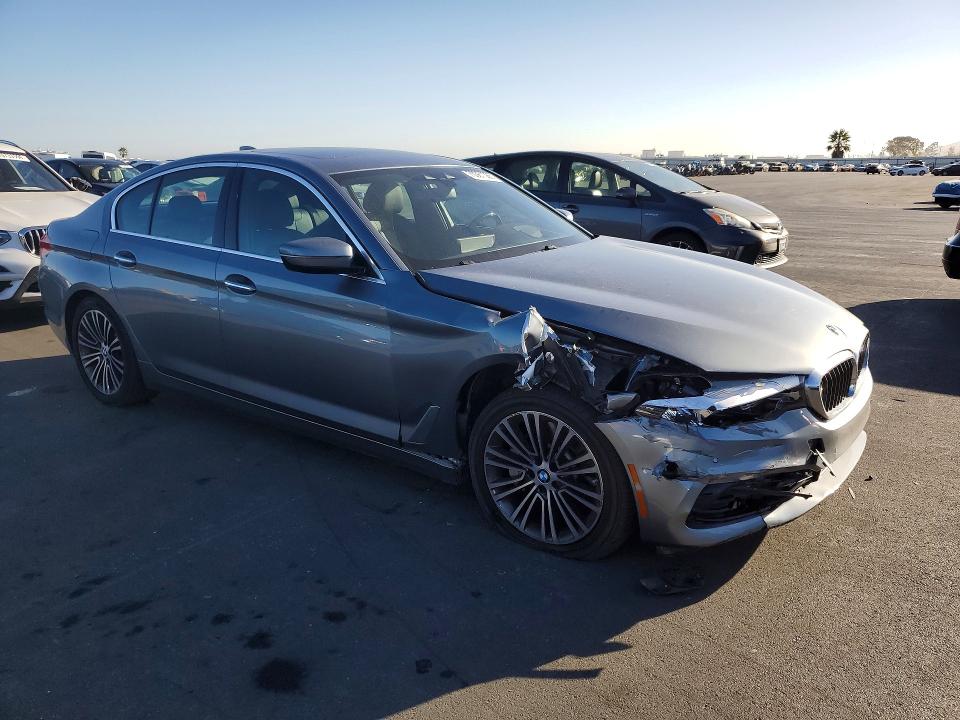 70361086 :رقم المزاد ، WBAJA5C55JWA57301 vin ، 2018 Bmw 530 مزاد بيع