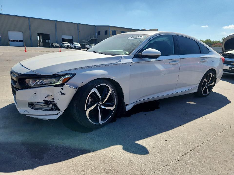 67320666 :رقم المزاد ، 1HGCV1F38JA153762 vin ، 2018 Honda Accord مزاد بيع