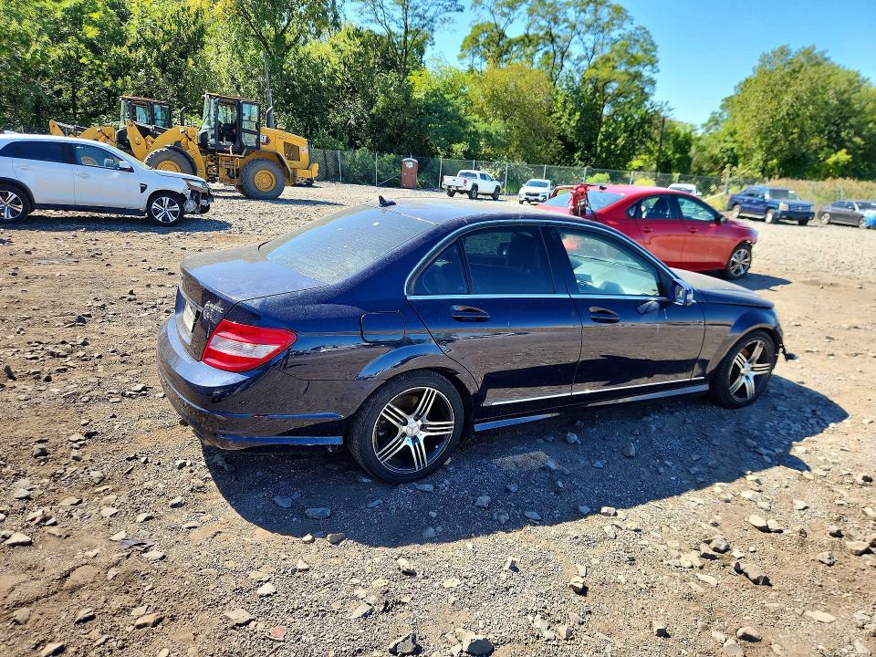 2011 Mercedes-benz C მანქანა იყიდება აუქციონზე, vin: WDDGF8BB1BF645532, აუქციონის ნომერი: 68184246