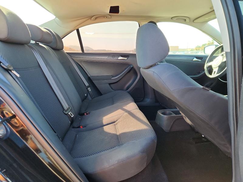 70923856 :رقم المزاد ، 3VW2K7AJXBM300533 vin ، 2011 Volkswagen Jetta مزاد بيع
