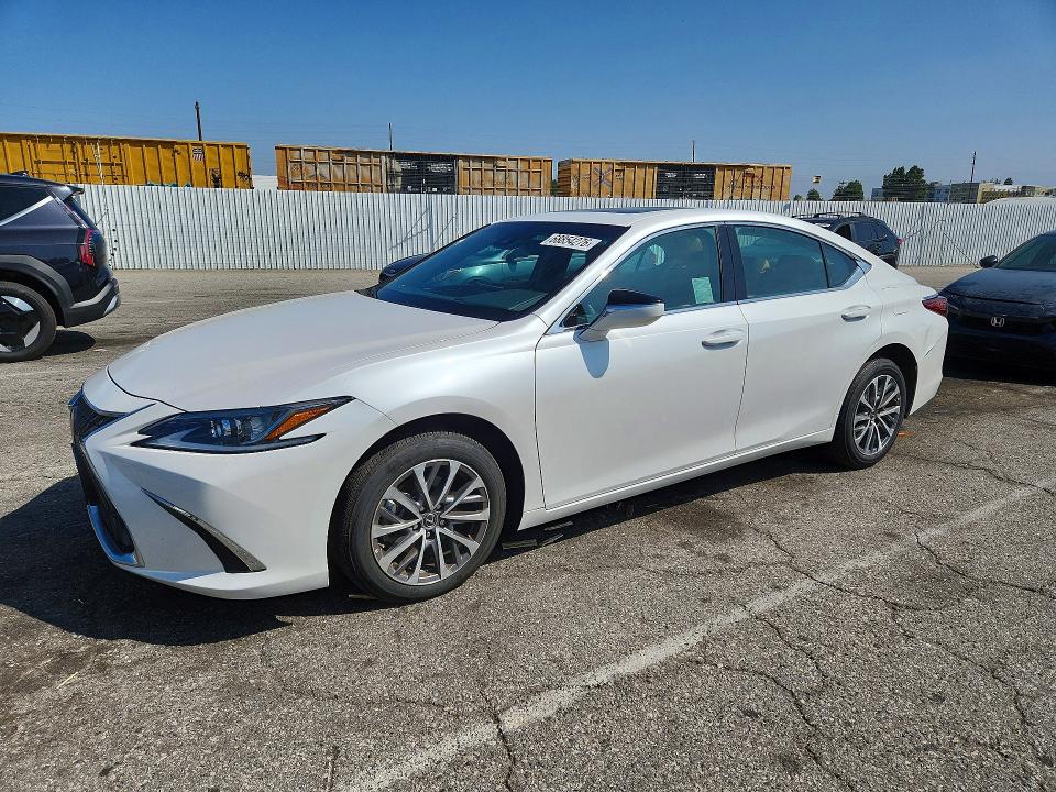 68854276 :رقم المزاد ، 58ACZ1B12SU214566 vin ، 2025 Lexus Es 350 مزاد بيع