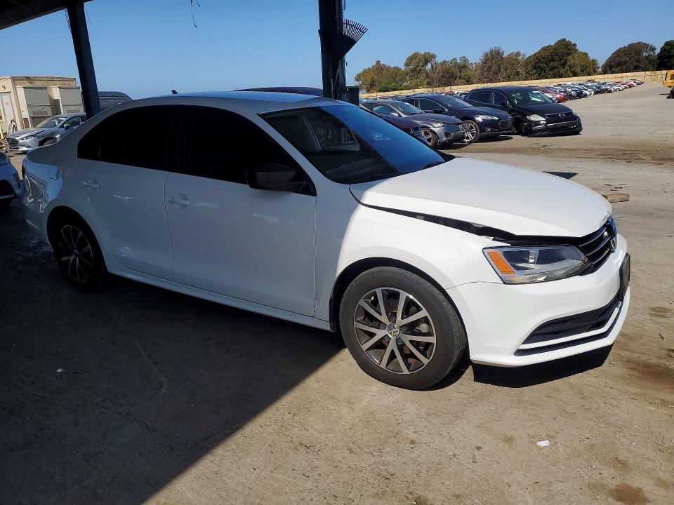 69305766 :رقم المزاد ، 3VWD67AJ1GM332033 vin ، 2016 Volkswagen Jetta مزاد بيع