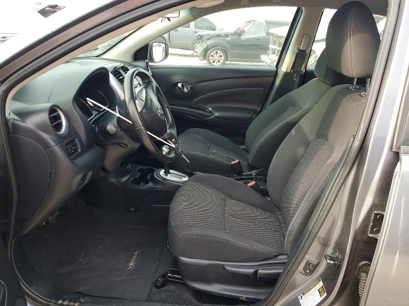 69107696 :رقم المزاد ، 3N1CN7AP3JL872702 vin ، 2018 Nissan Versa مزاد بيع