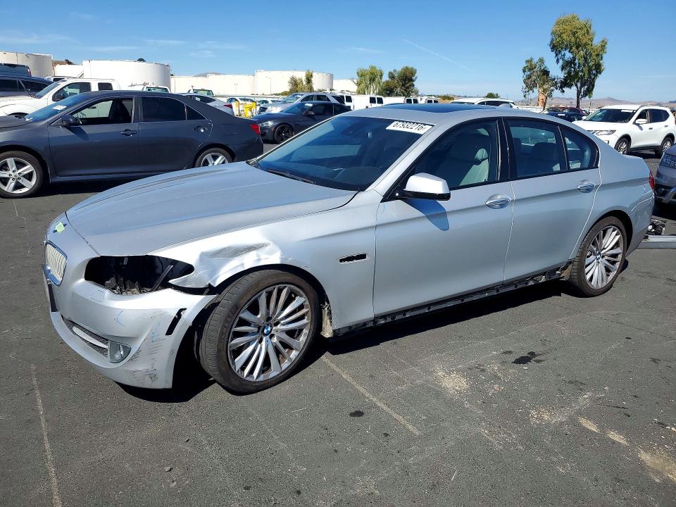2011 Bmw 550 მანქანა იყიდება აუქციონზე, vin: WBAFR9C55BC599715, აუქციონის ნომერი: 67932216