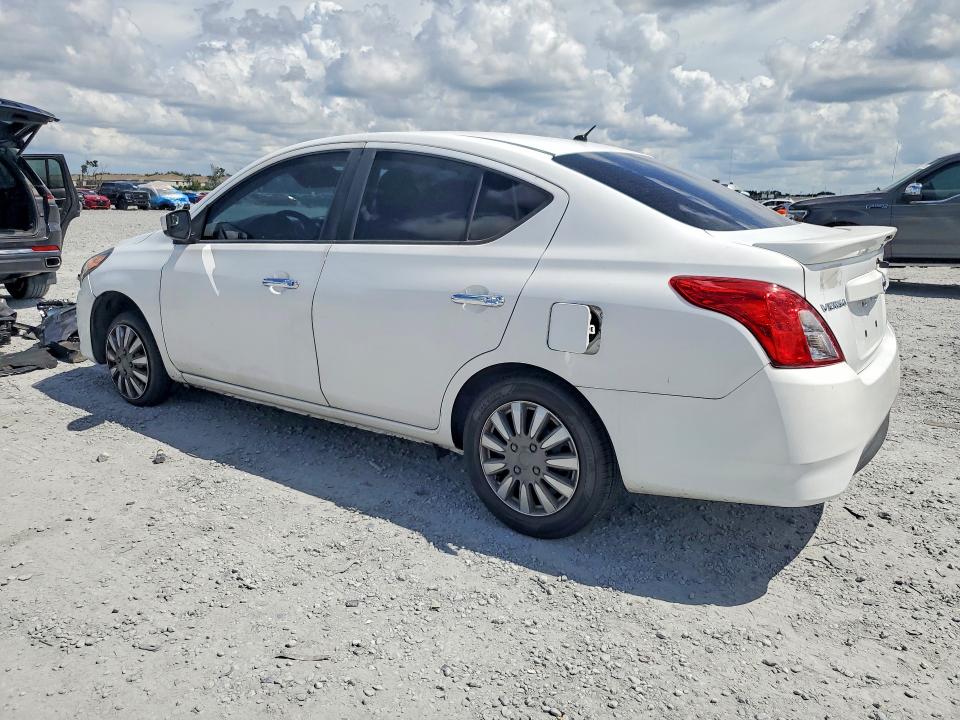 69643096 :رقم المزاد ، 3N1CN7AP7JK391454 vin ، 2018 Nissan Versa مزاد بيع