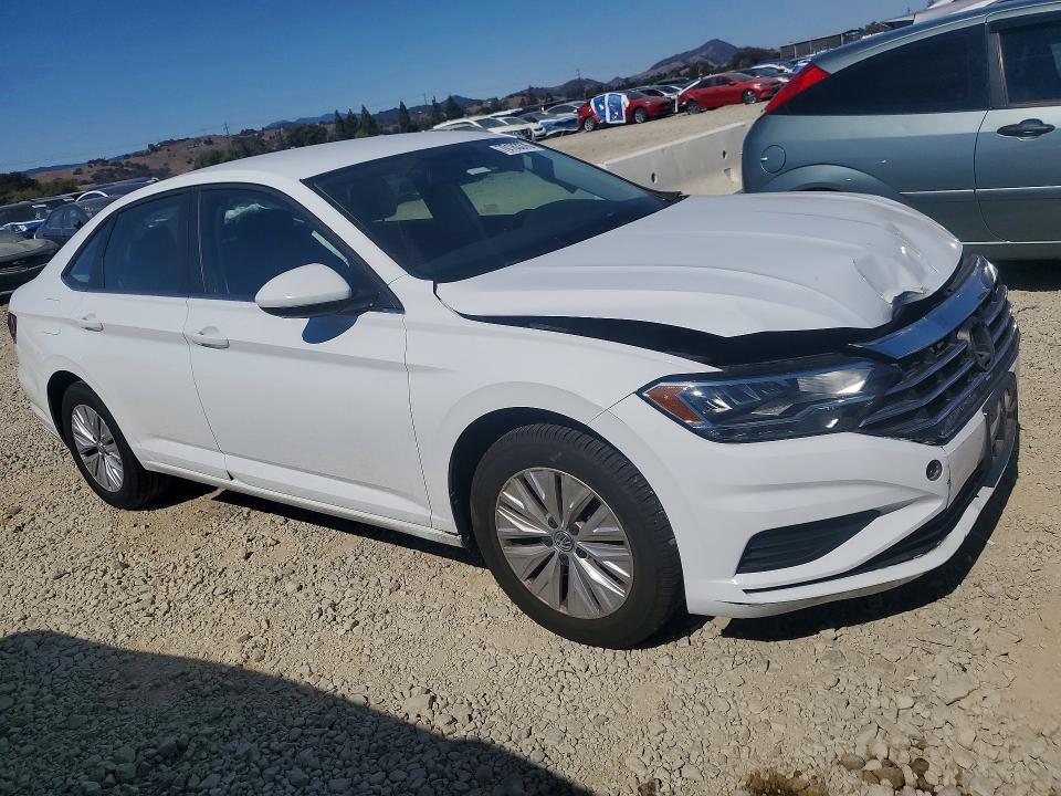 70183376 :رقم المزاد ، 3VWCB7BU3LM076813 vin ، 2020 Volkswagen Jetta مزاد بيع