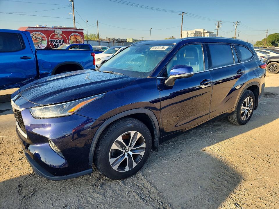 69449186 :رقم المزاد ، 5TDGZRBH0MS533268 vin ، 2021 Toyota Highlander مزاد بيع
