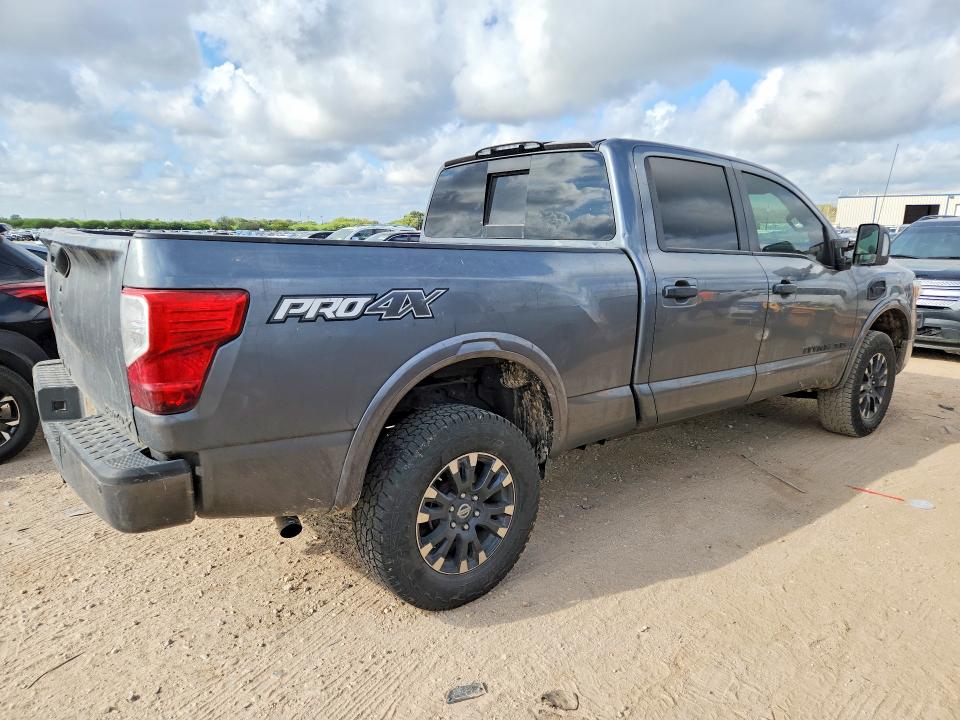 67334096 :رقم المزاد ، 1N6AA1F49JN521429 vin ، 2018 Nissan Titan Xd مزاد بيع