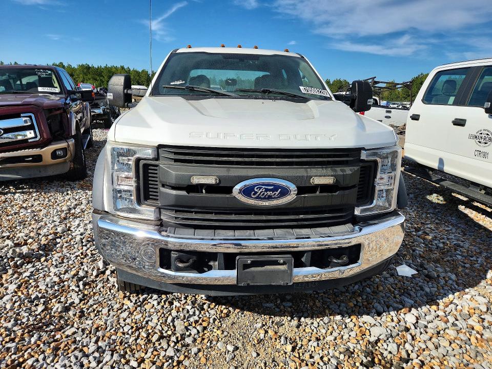 70508226 :رقم المزاد ، 1FD0W4GY3KEC84100 vin ، 2019 Ford F450 مزاد بيع