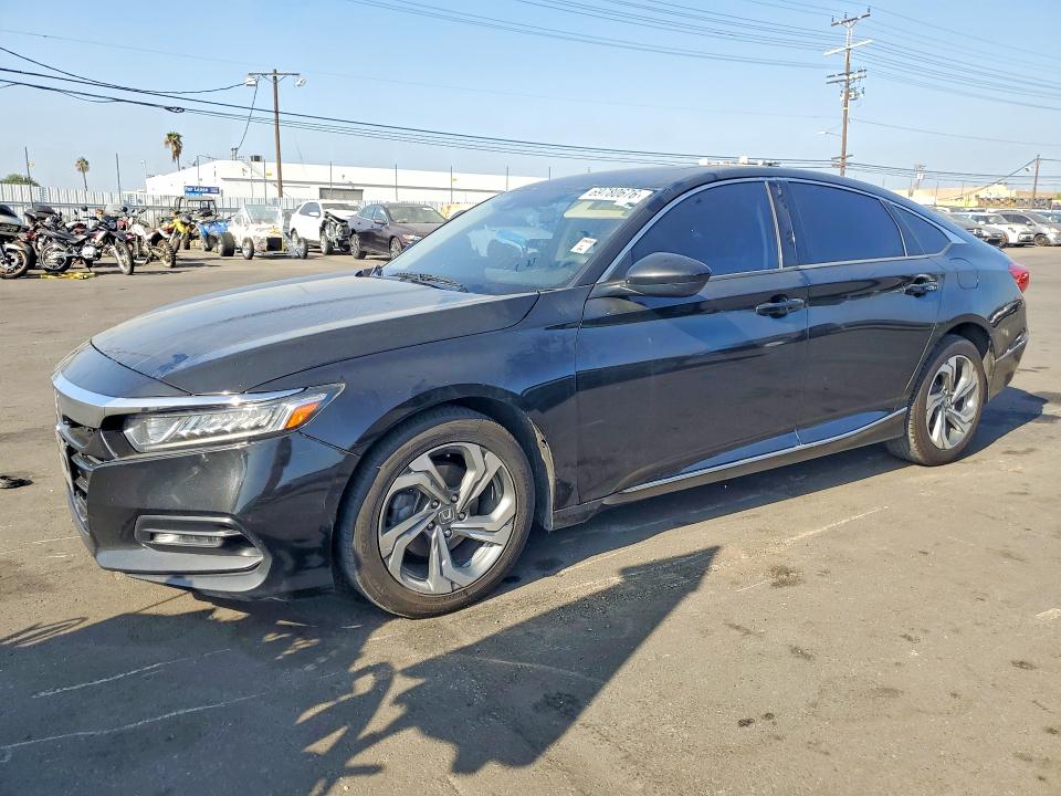 Продажа на аукционе авто 2018 Honda Accord, vin: 1HGCV1F40JA117766, номер лота: 69780676