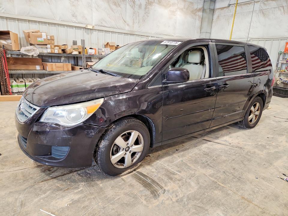 2010 Volkswagen Routan მანქანა იყიდება აუქციონზე, vin: 2V4RW3D18AR295937, აუქციონის ნომერი: 67910776