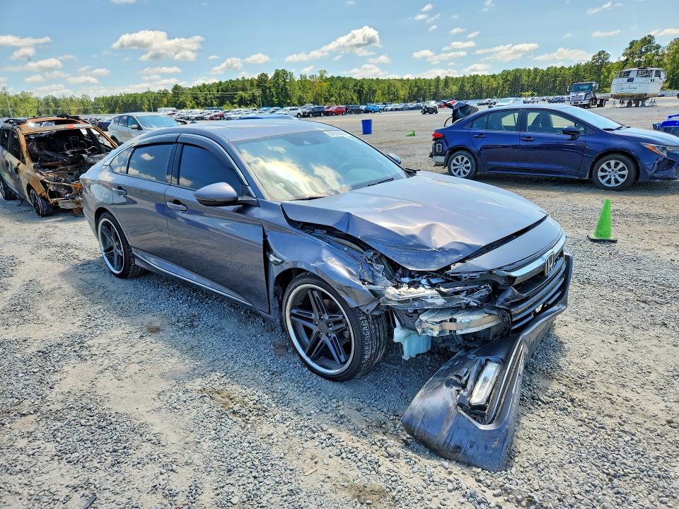 Продажа на аукционе авто 2018 Honda Accord, vin: 1HGCV1F5XJA142747, номер лота: 67023096
