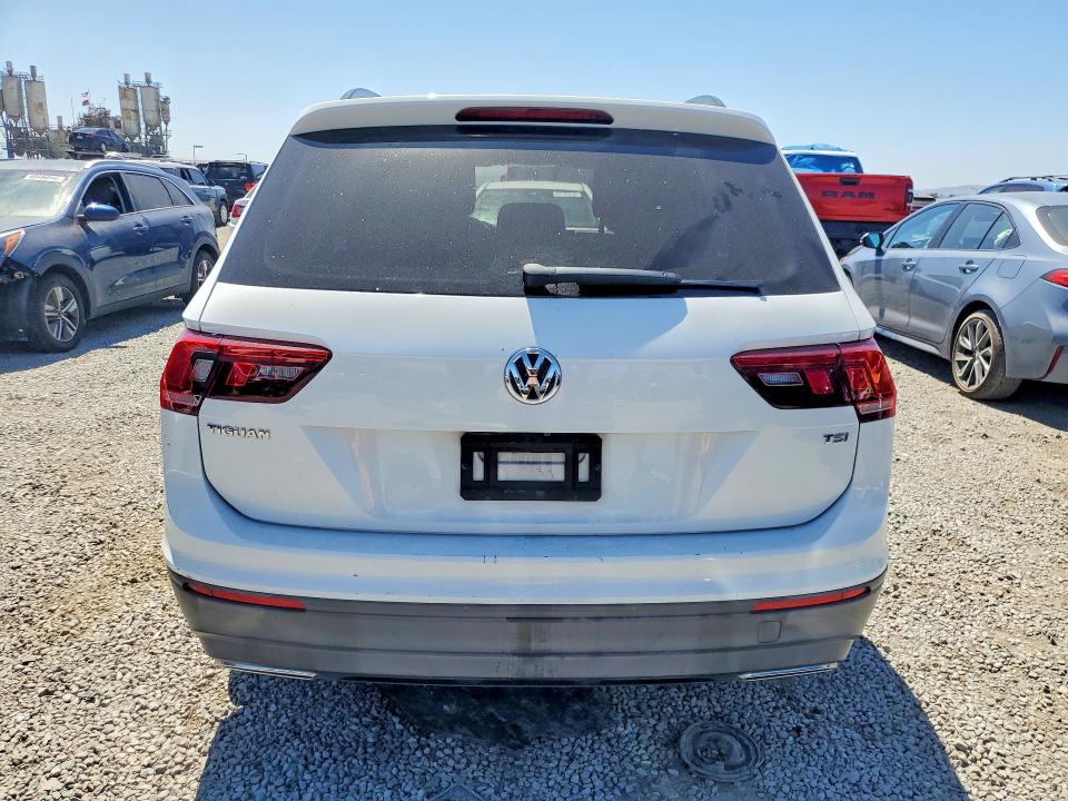 2018 Volkswagen Tiguan მანქანა იყიდება აუქციონზე, vin: 3VV1B7AX9JM071121, აუქციონის ნომერი: 67033466