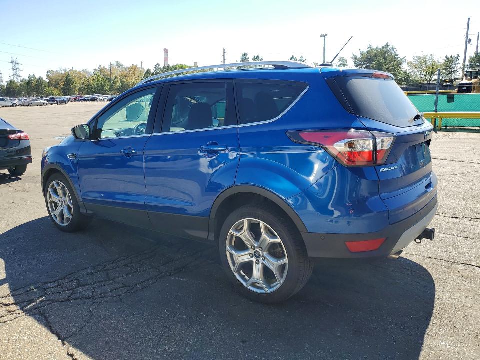 2017 Ford Escape მანქანა იყიდება აუქციონზე, vin: 1FMCU9J95HUB43612, აუქციონის ნომერი: 70292316