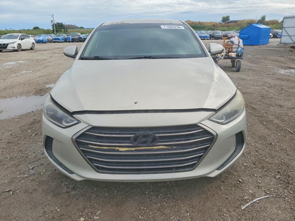 71089296 :رقم المزاد ، 5NPD74LF2HH177572 vin ، 2017 Hyundai Elantra مزاد بيع