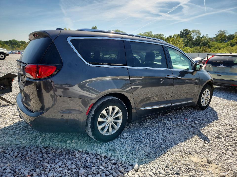 67070826 :رقم المزاد ، 2C4RC1EG9JR288182 vin ، 2018 Chrysler Pacifica مزاد بيع