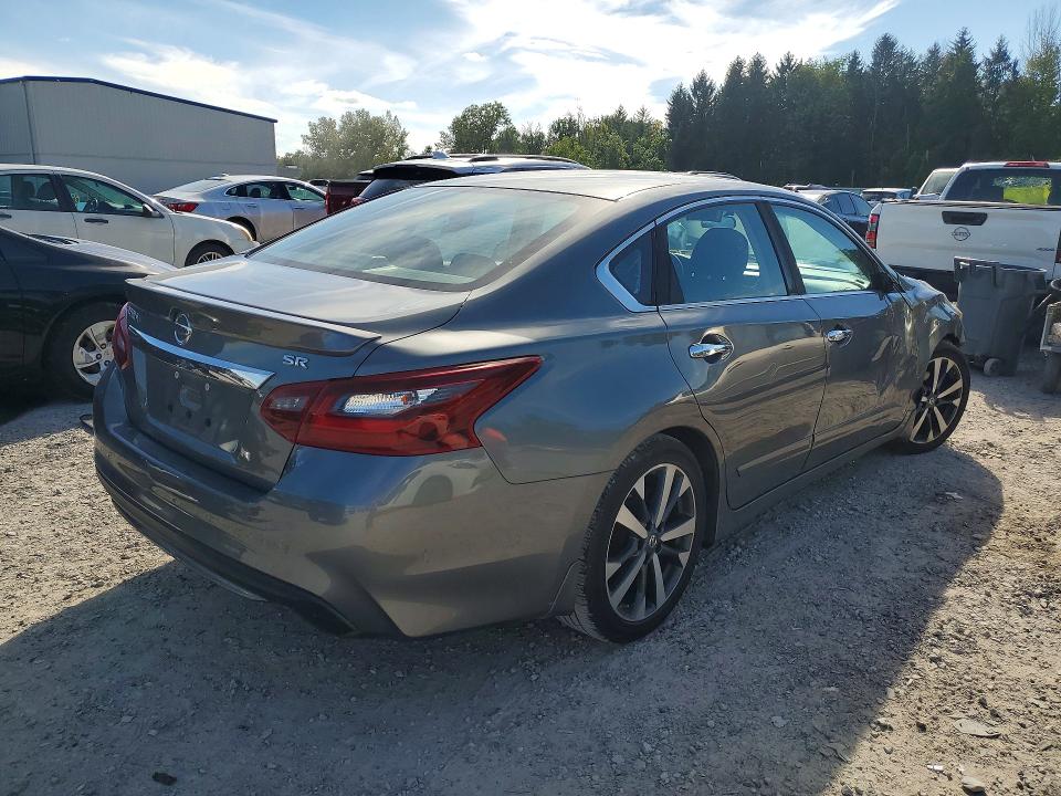 2017 Nissan Altima მანქანა იყიდება აუქციონზე, vin: 1N4AL3AP3HC282482, აუქციონის ნომერი: 69755336