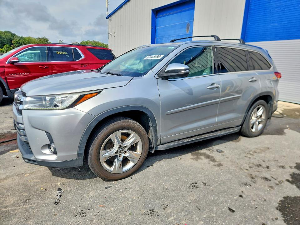 67045056 :رقم المزاد ، 5TDDZRFH6HS370791 vin ، 2017 Toyota Highlander مزاد بيع