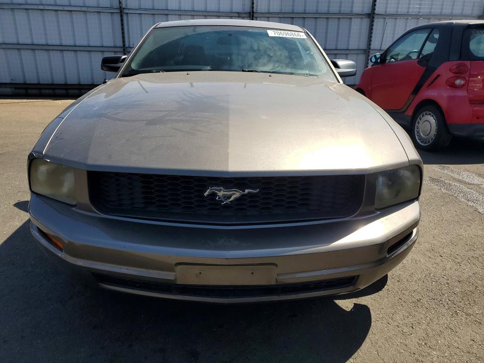 70696866 :رقم المزاد ، 1ZVFT80N155140223 vin ، 2005 Ford Mustang مزاد بيع