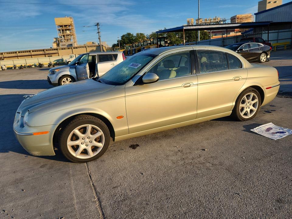 70665696 :رقم المزاد ، SAJWA01B06HN54285 vin ، 2006 Jaguar S-type مزاد بيع