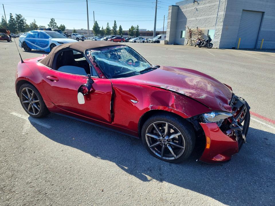 Продажа на аукционе авто 2019 Mazda Mx-5 Miata, vin: JM1NDAD75K0304113, номер лота: 69252466