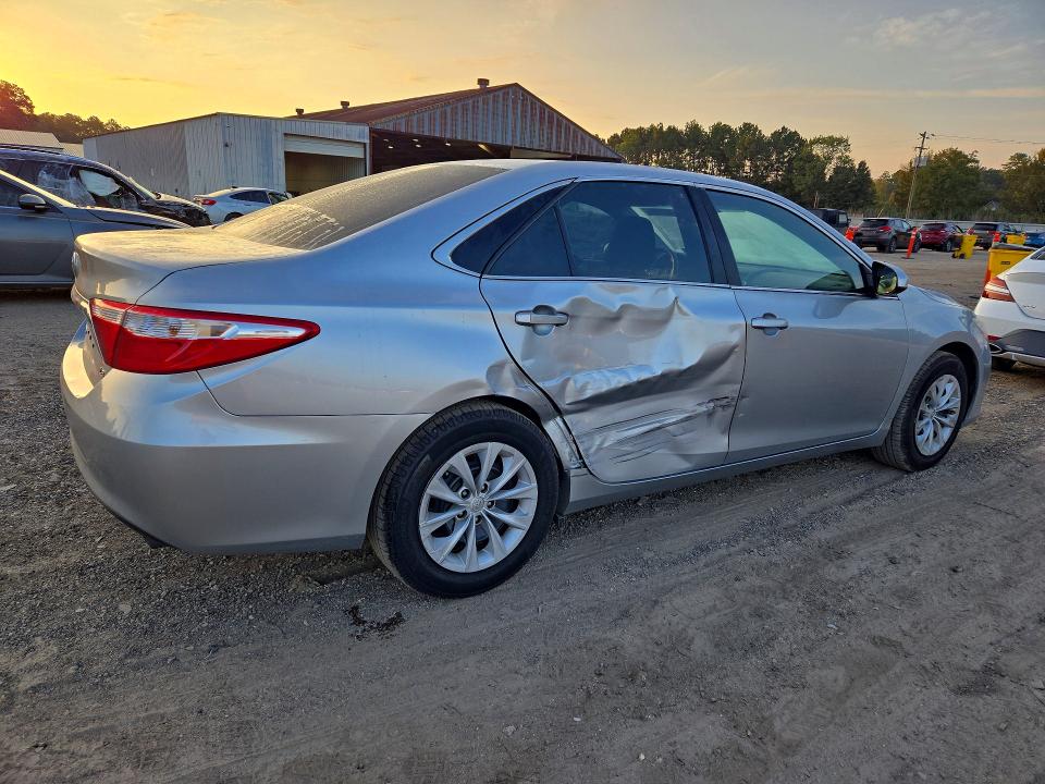 Aukcja sprzedaży 2016 Toyota Camry, vin: 4T4BF1FK2GR573153, numer aukcji: 70462086