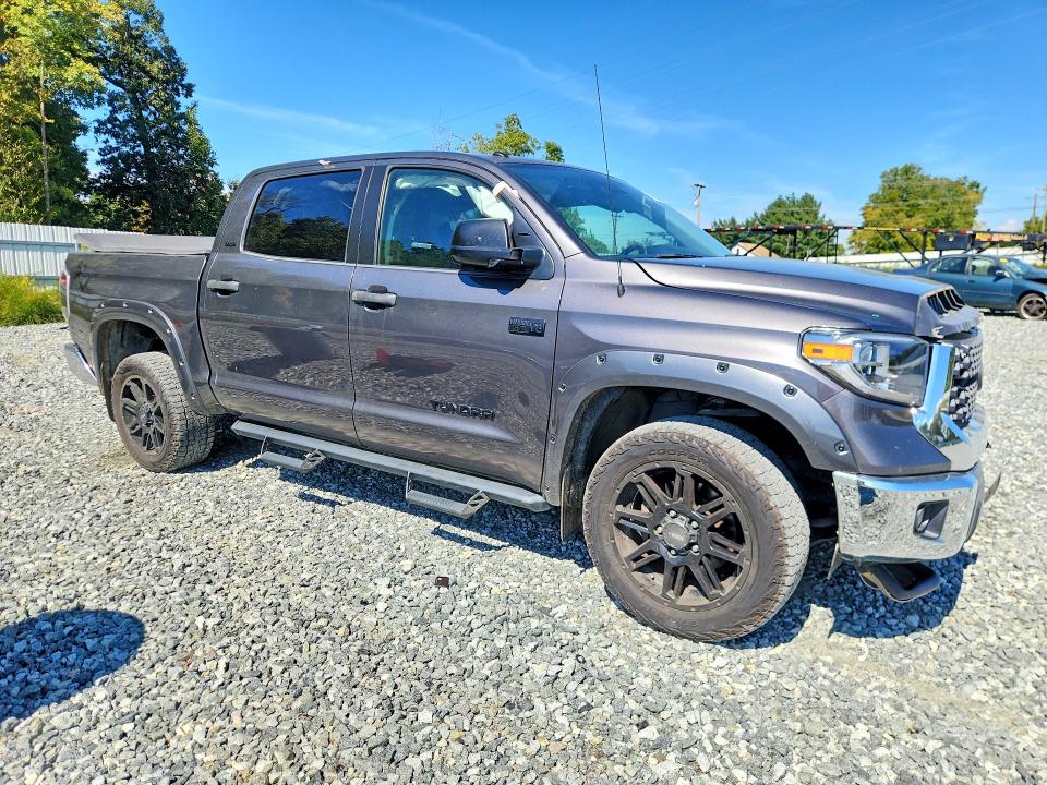 Продаж на аукціоні авто 2018 Toyota Tundra, vin: 5TFDW5F18JX741776, номер лоту: 71104046