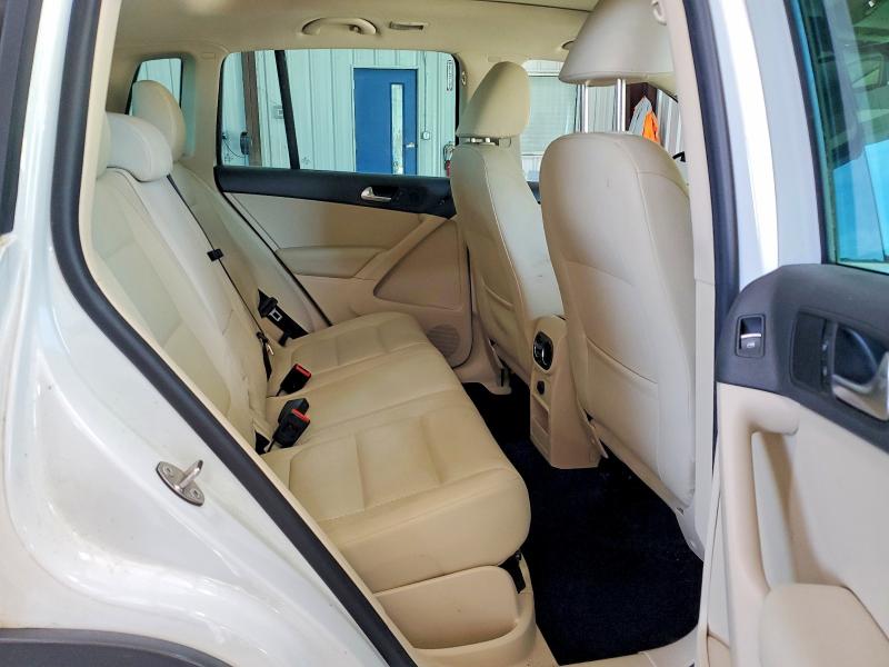 69093076 :رقم المزاد ، WVGBV7AX4GW585649         vin ، 2016 Volkswagen Tiguan مزاد بيع