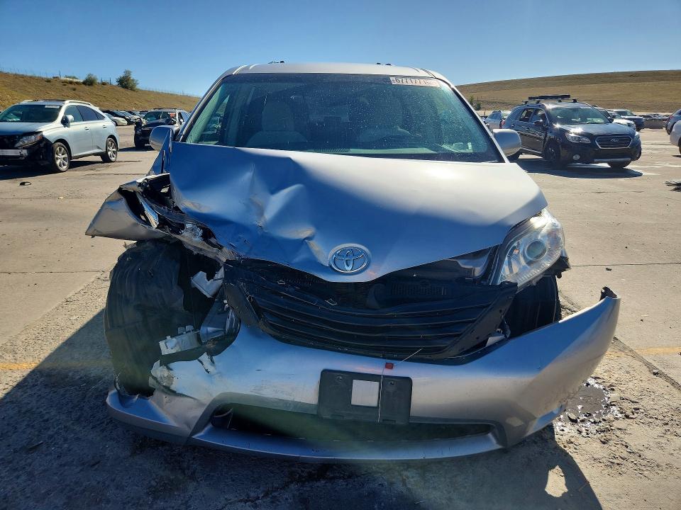 2013 Toyota Sienna მანქანა იყიდება აუქციონზე, vin: 5TDJK3DC2DS067769, აუქციონის ნომერი: 67717716