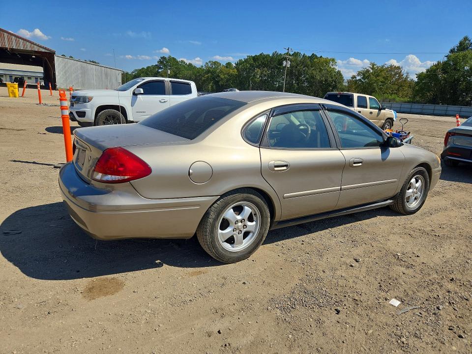 2004 Ford Taurus მანქანა იყიდება აუქციონზე, vin: 1FAFP55274A173551, აუქციონის ნომერი: 70643066
