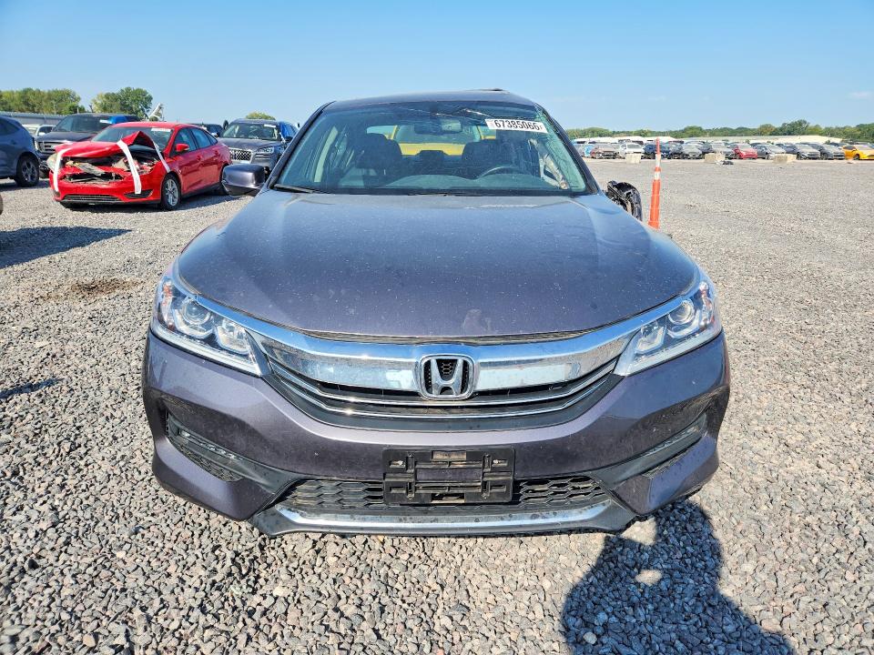 Продажа на аукционе авто 2017 Honda Accord, vin: 1HGCR2F85HA024393, номер лота: 67385066