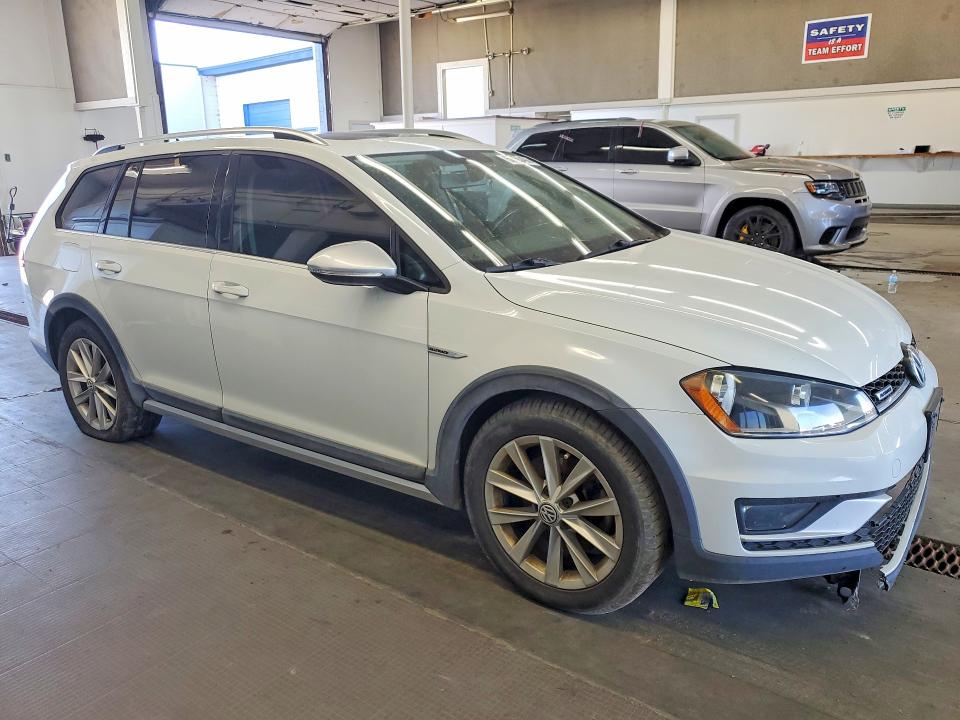 2017 Volkswagen Golf Alltrack მანქანა იყიდება აუქციონზე, vin: 3VWH17AU2HM524265, აუქციონის ნომერი: 68265496