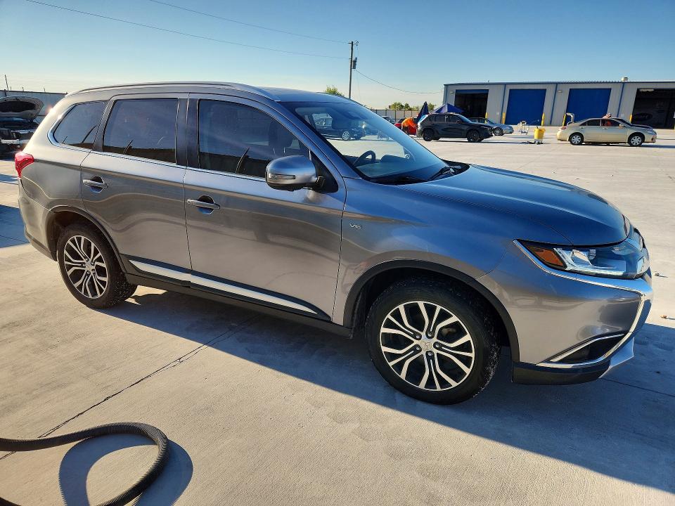 67545676 :رقم المزاد ، JA4JZ4AX1JZ010296 vin ، 2018 Mitsubishi Outlander مزاد بيع
