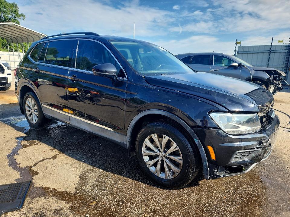 2018 Volkswagen Tiguan მანქანა იყიდება აუქციონზე, vin: 3VV3B7AX0JM057231, აუქციონის ნომერი: 68549136