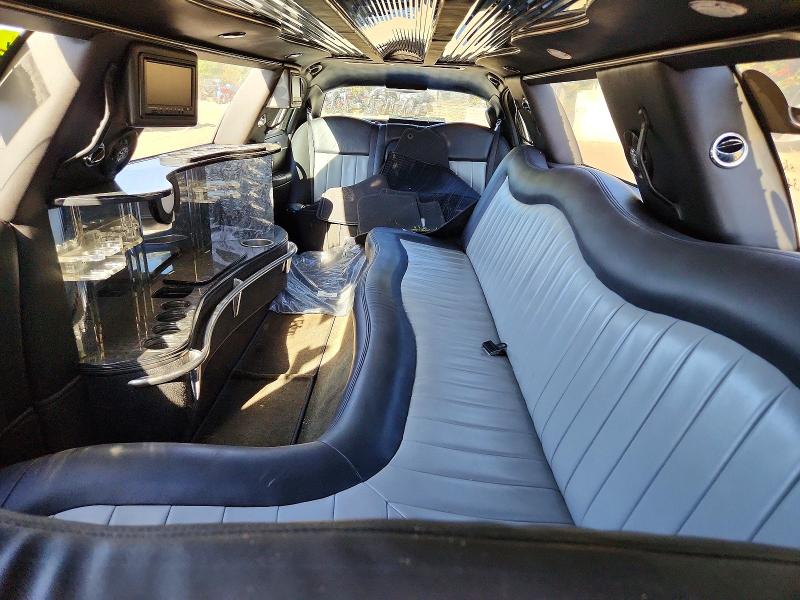 69910216 :رقم المزاد ، 2L1FM88W88X634401 vin ، 2008 Lincoln Town Car مزاد بيع
